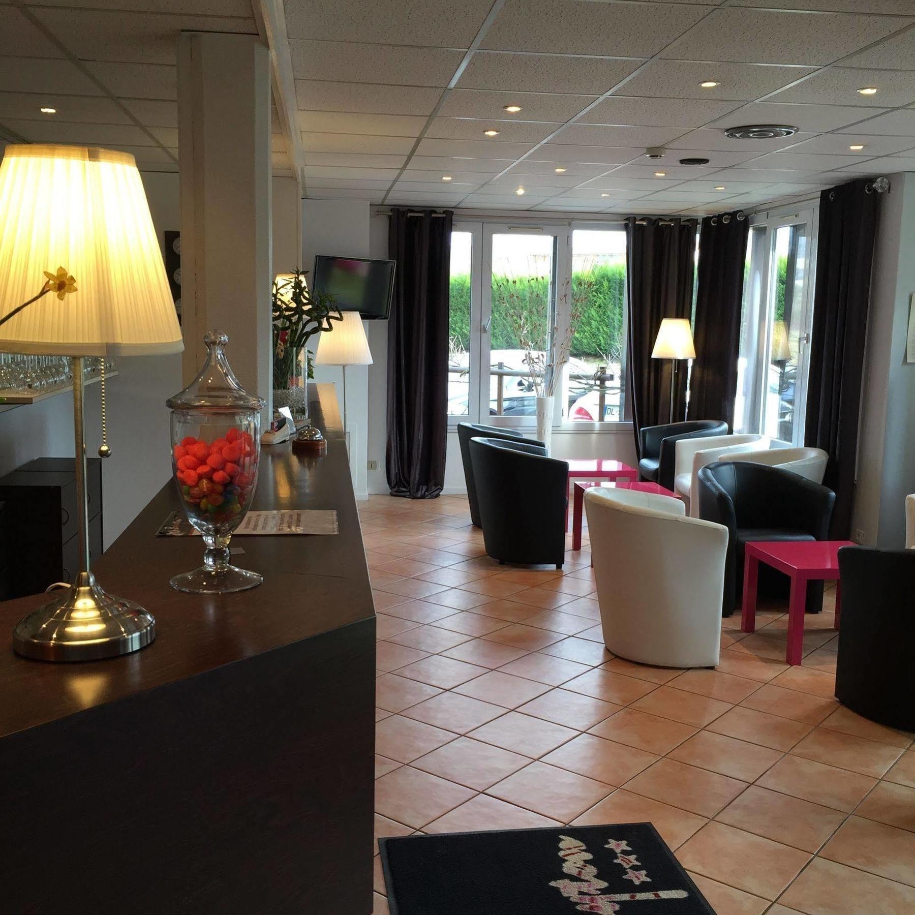 Hotel Restaurant Baryton Saint-Marcel  Exterior photo