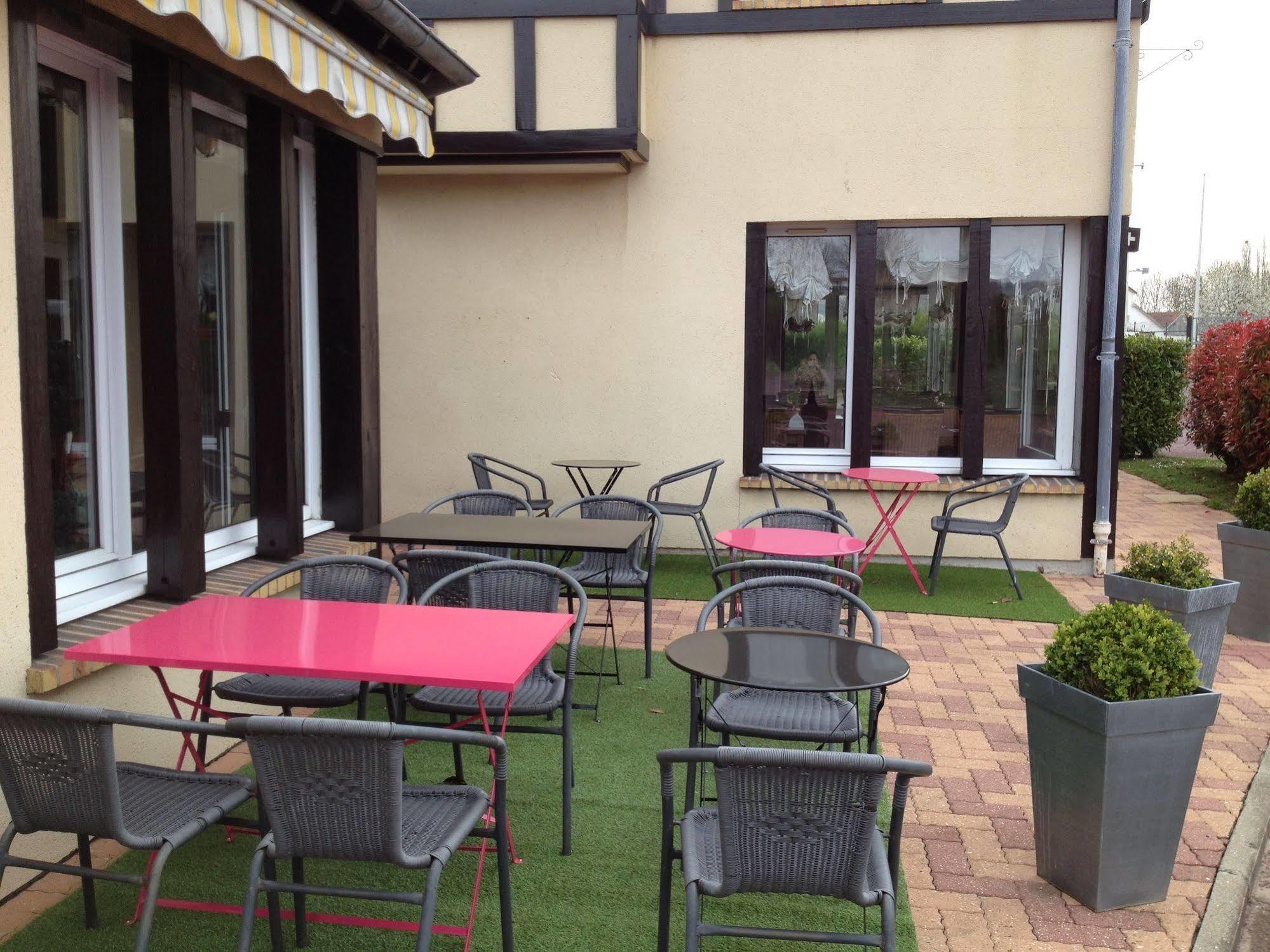 Hotel Restaurant Baryton Saint-Marcel  Exterior photo